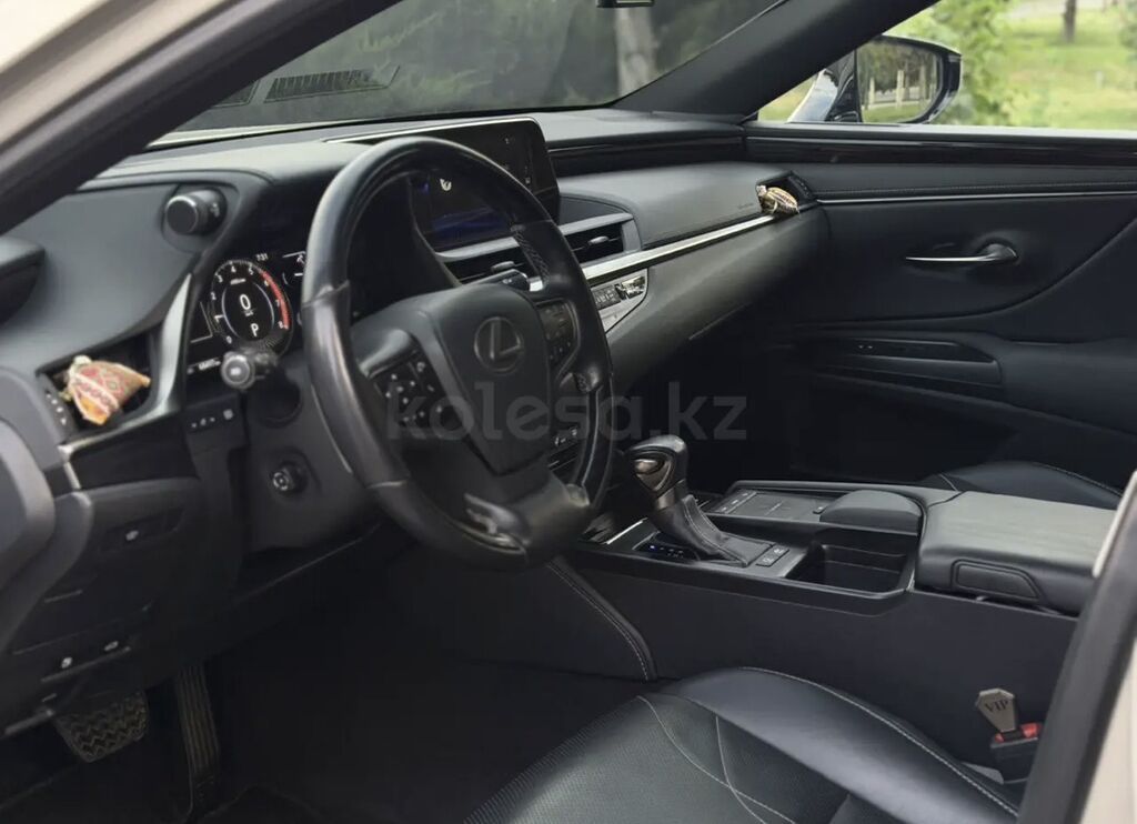 Lexus ES: 2019 г., Автомат, Гибрид, Седан: фото 4