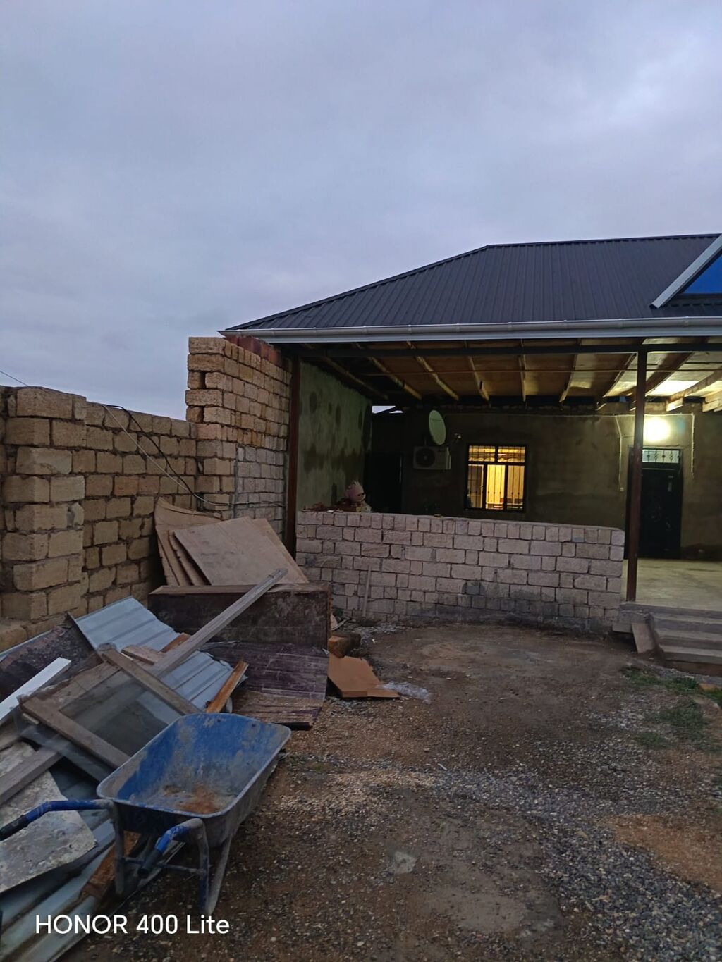 🏡 TƏCİLİ SATILIR — QOBU/HÖKMƏLİ YOLU Qobu–Hökməli yolunun üzərində