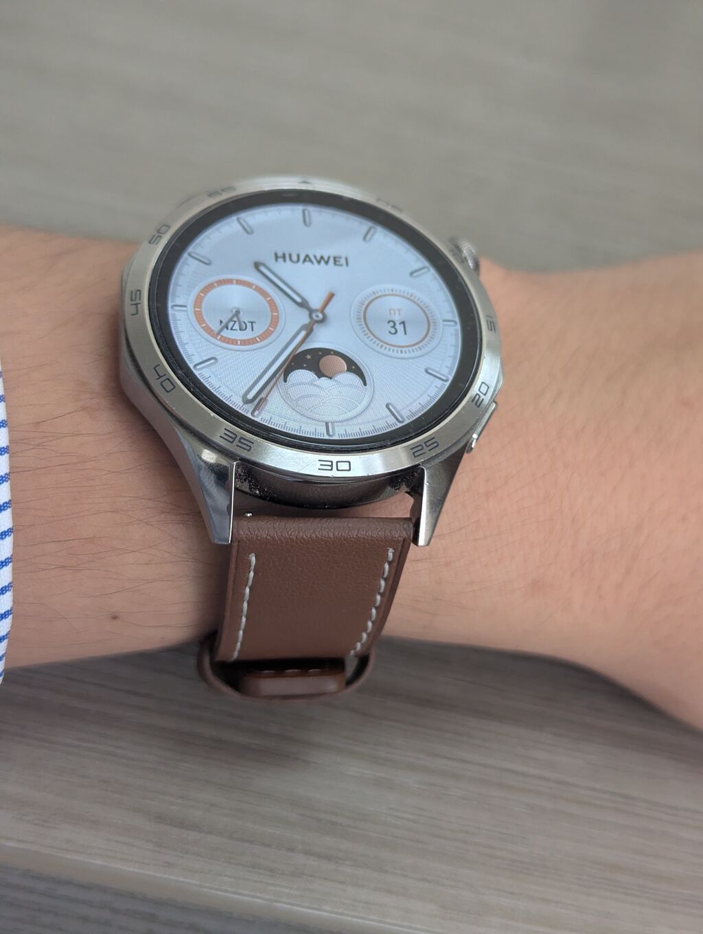 Huawei Watch GT 4 (46mm) Silver — Состояние новых + фирменный кожанный: фото 3