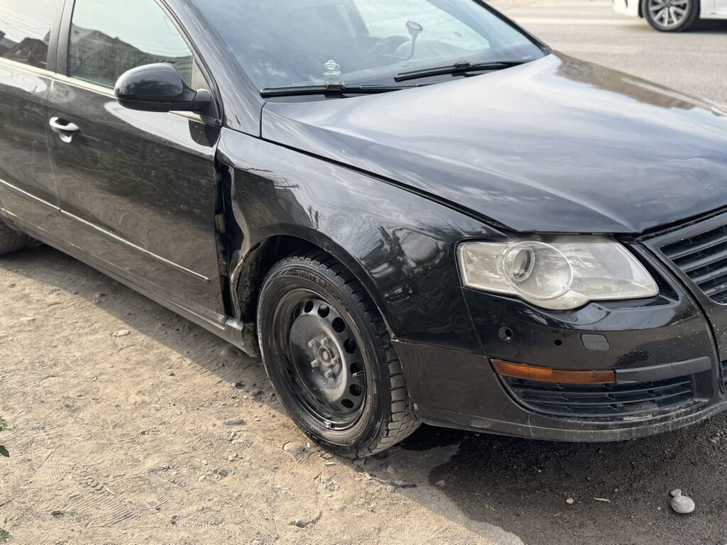 Volkswagen Passat: 2005 г., 2 л, Автомат, Бензин, Седан: фото 6