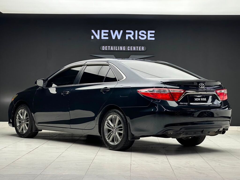Toyota Camry: 2017 г., 2.5 л, Автомат, Бензин, Седан: фото 2