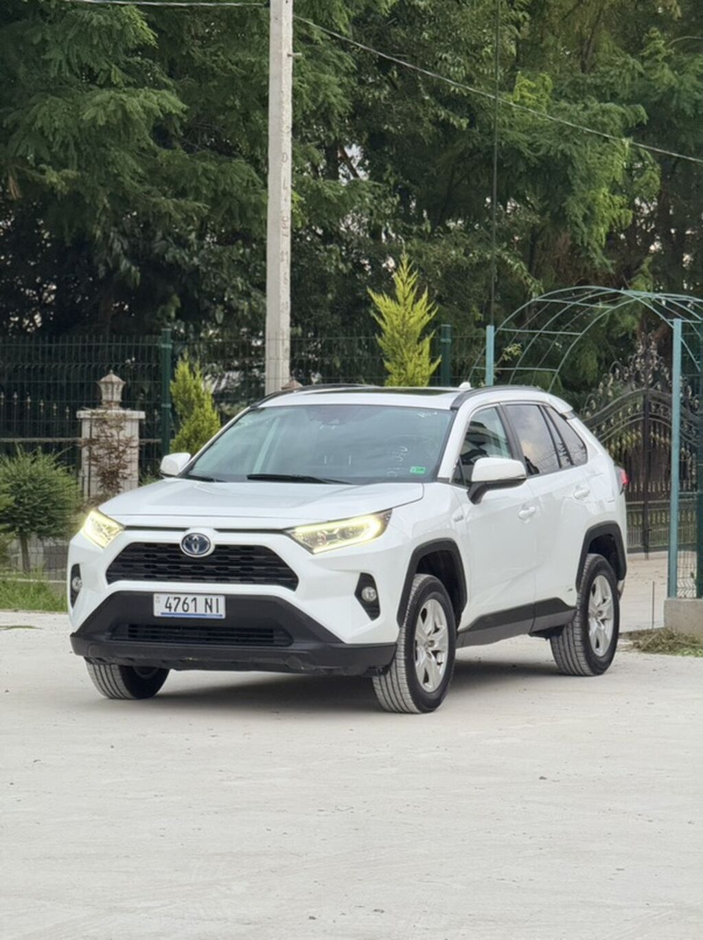 Toyota RAV4: 2021 г., 2.5 л, Вариатор, Гибрид, Кроссовер: фото 3