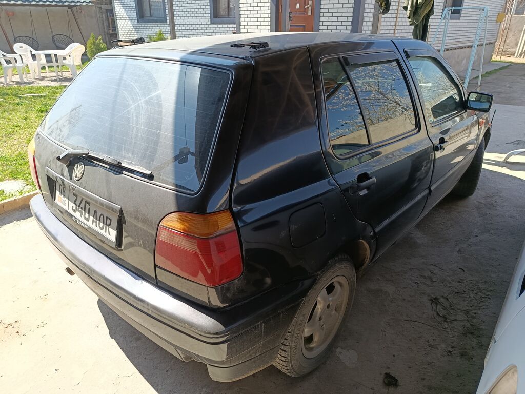 Volkswagen Golf: 1996 г., 1.6 л, Механика, Бензин, Хэтчбэк: фото 2