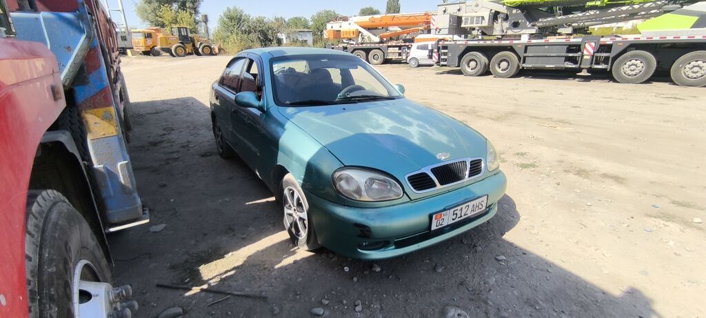 Daewoo Lanos: 1997 г., 1.5 л, Механика, Бензин, Седан: фото 1