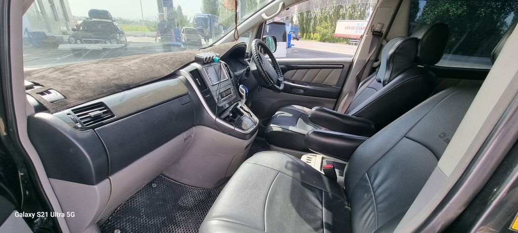 Toyota Alphard: 2005 г., 3 л, Автомат, Бензин, Минивэн: фото 7