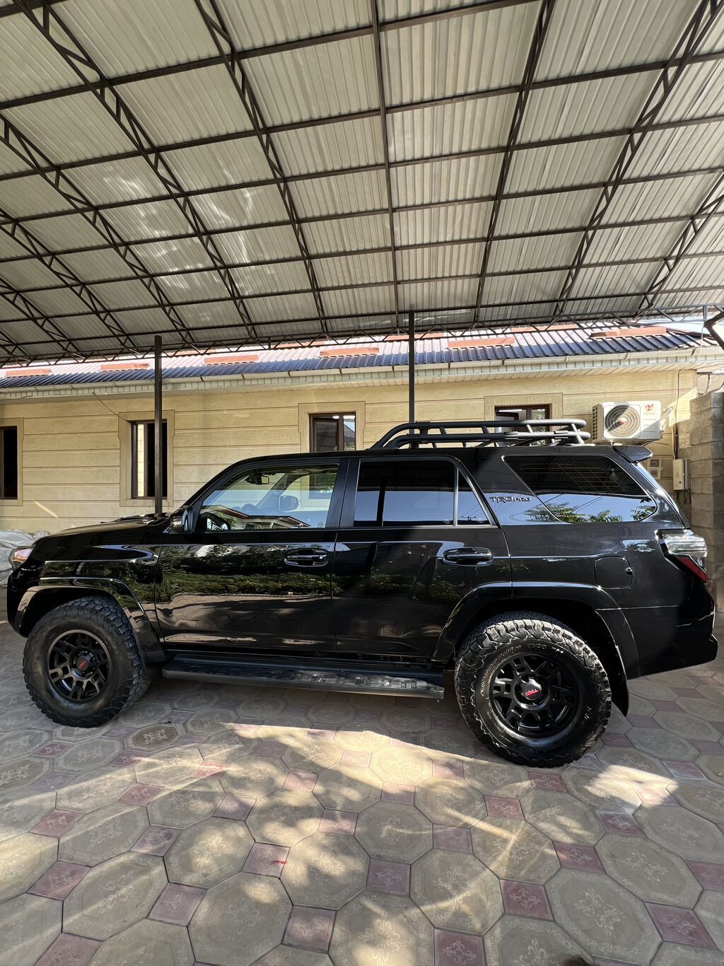 Toyota 4Runner: 2020 г., 4 л, Автомат, Бензин, Внедорожник: фото 4