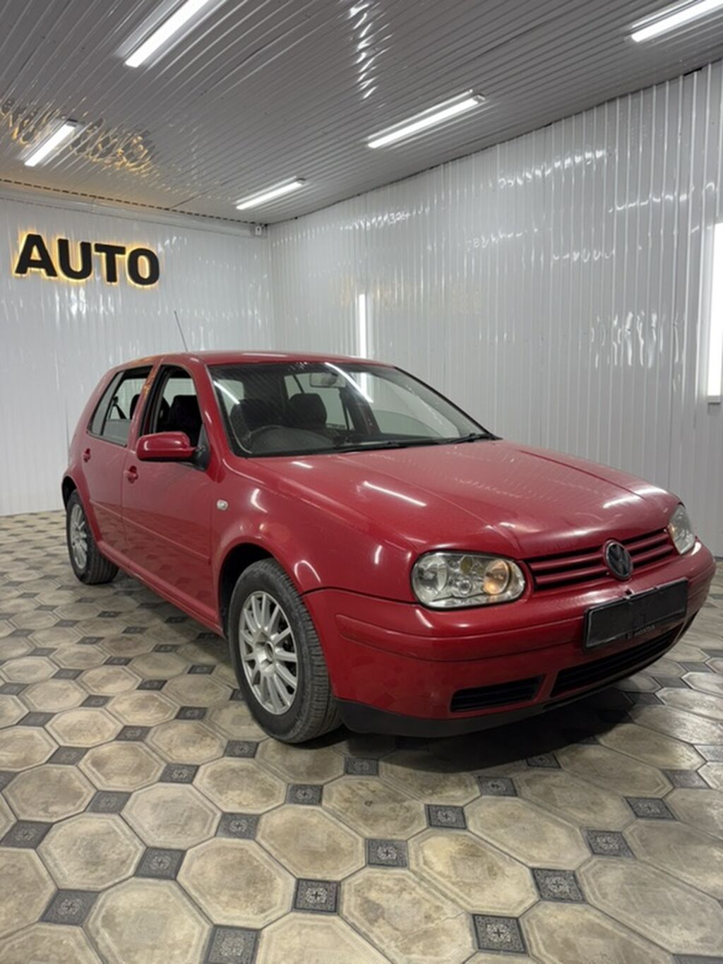 Volkswagen Golf: 2003 г., 1.8 л, Автомат, Бензин, Хэтчбэк: фото 2