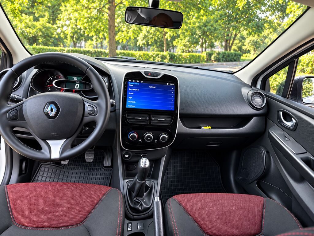 Renault Clio: 2017 г., 1.5 л, Механика, Дизель, Хэтчбэк: фото 3