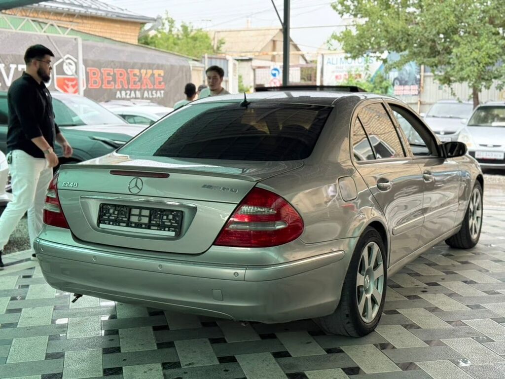 Mercedes-Benz E-Class: 2004 г., 3.2 л, Автомат, Бензин, Седан: фото 4