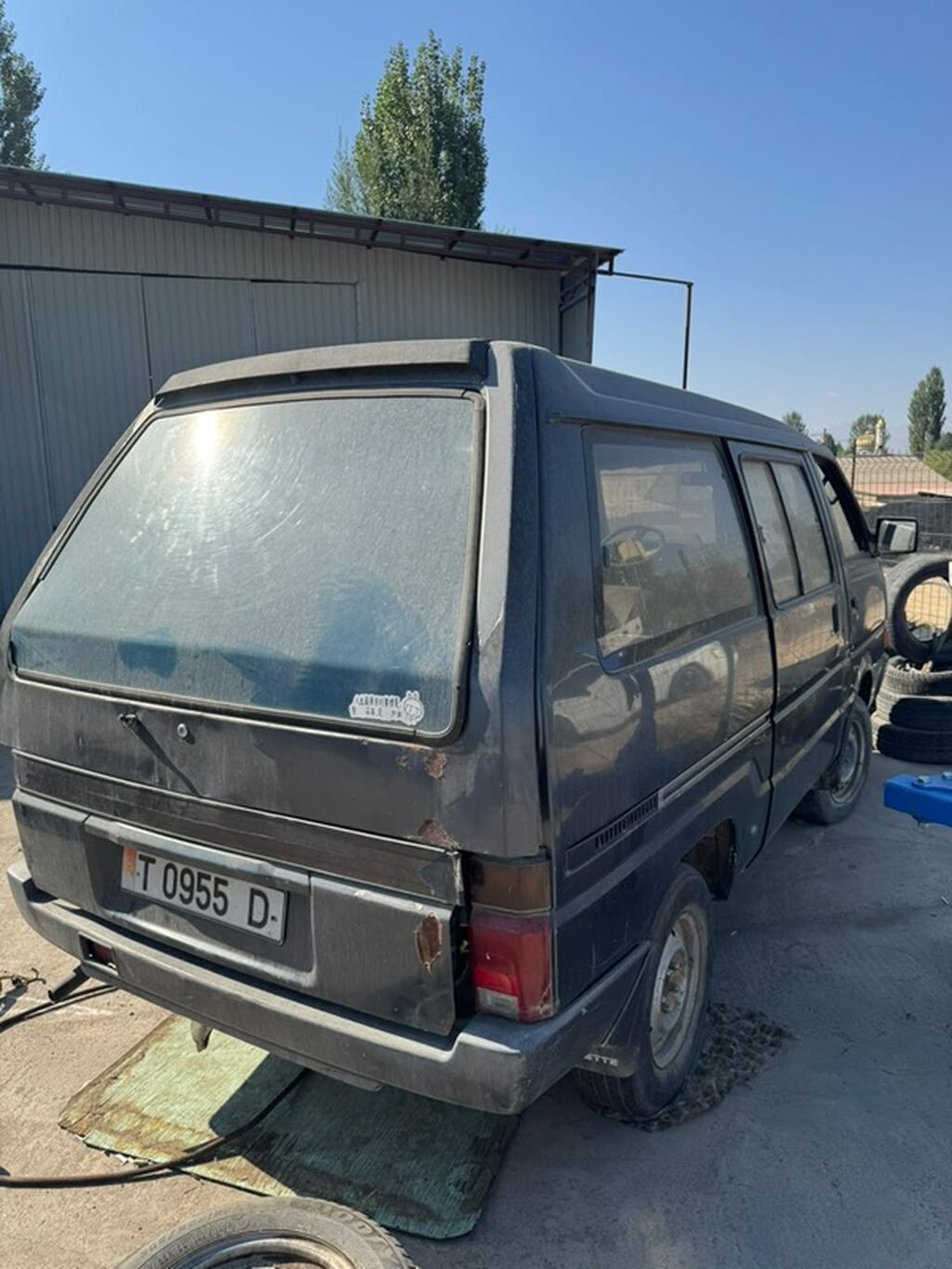 Nissan Vanette