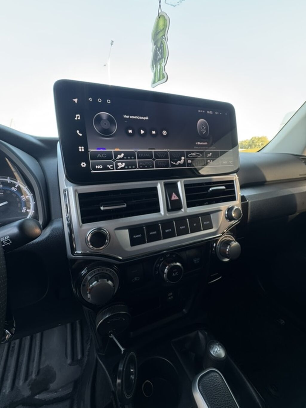 Toyota 4Runner: 2019 г., 4 л, Автомат, Бензин, Внедорожник: фото 8