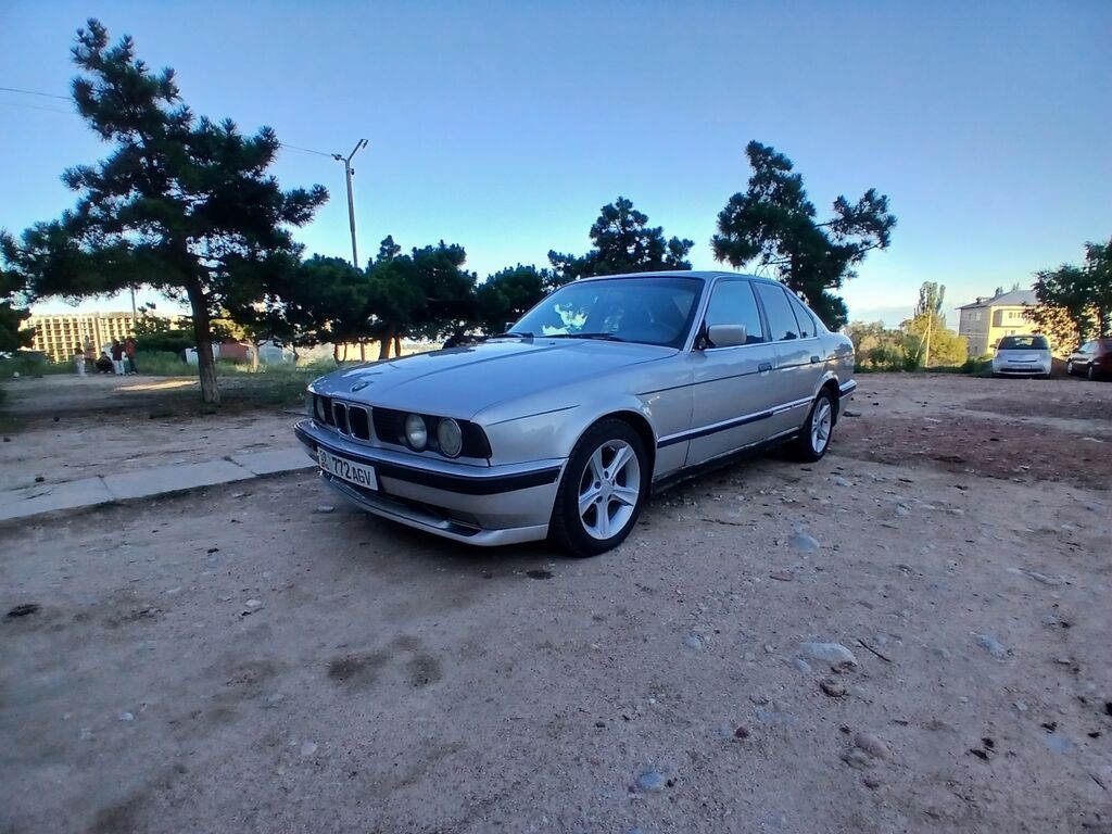 BMW 5 series: 1993 г., 2 л, Механика, Бензин, Седан — фото 2