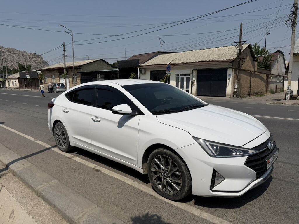 Hyundai Avante: 2018 г., 1.6 л, Автомат, Бензин, Седан: фото 1