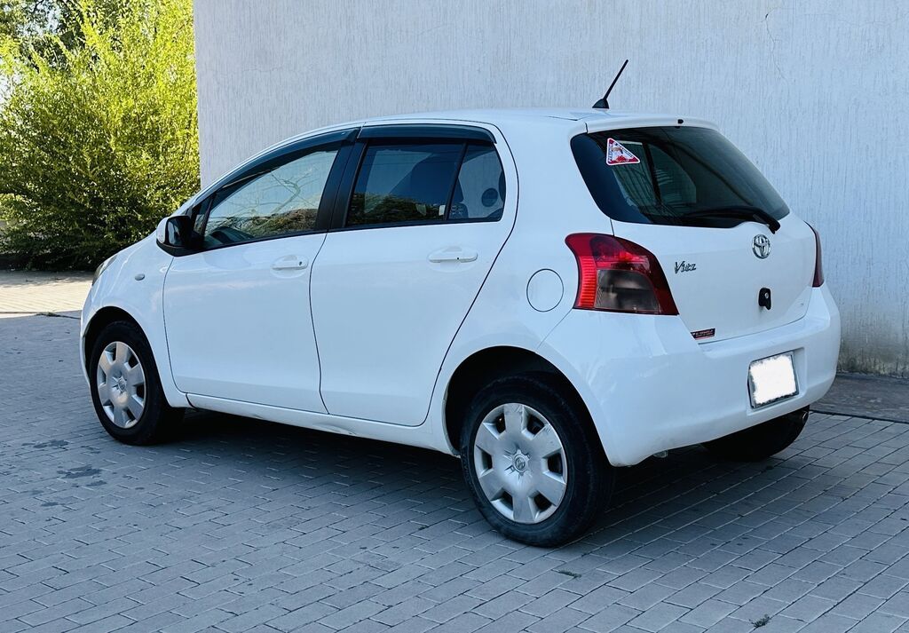 Toyota Vitz: 2006 г., 1.3 л, Автомат, Бензин, Хэтчбэк: фото 6