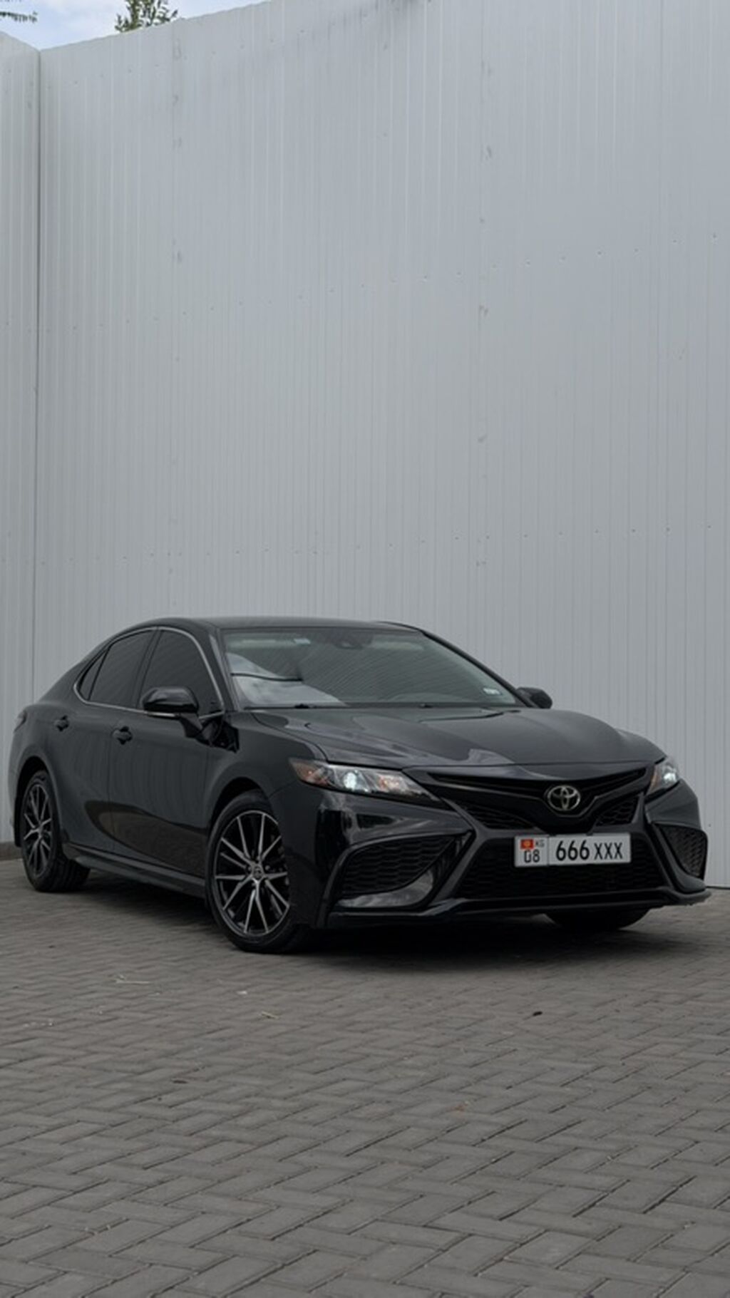 Toyota Camry: 2021 г., 2.5 л, Автомат, Бензин, Седан: фото 2
