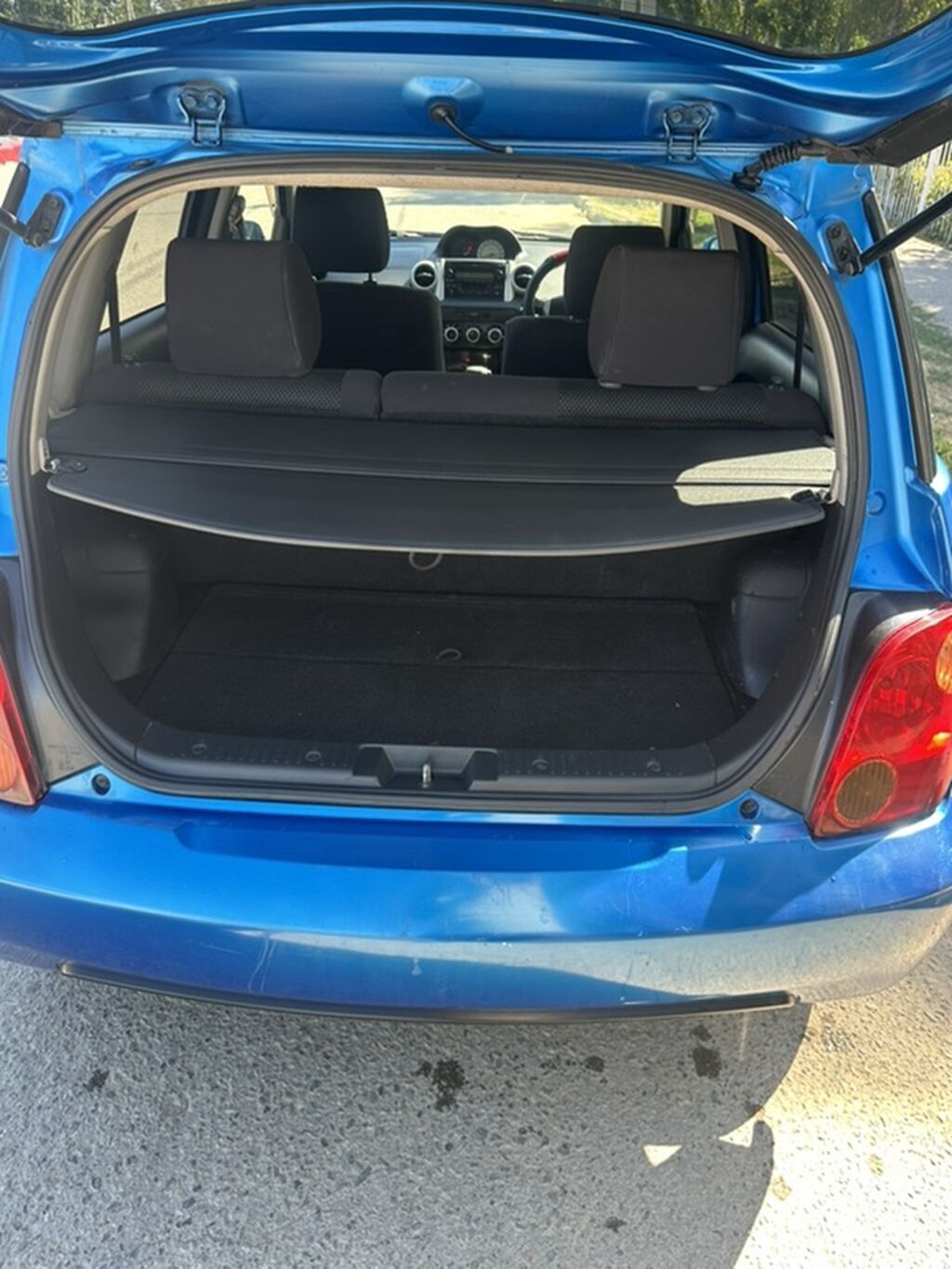 Toyota Ist: 2003 г., 1.3 л, Автомат, Бензин, Хэтчбэк: фото 6