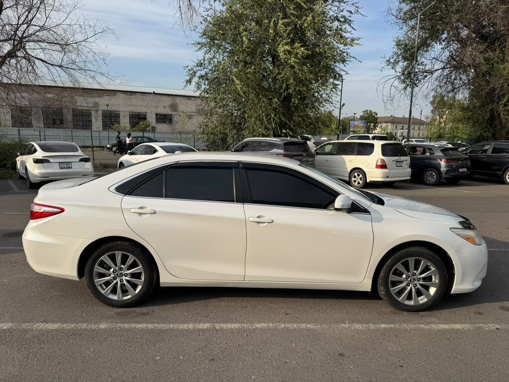 Toyota Camry: 2015 г., 2.5 л, Автомат, Бензин, Седан: фото 2