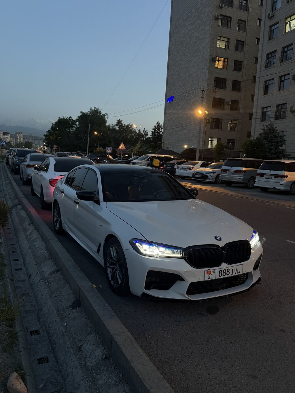 Сдаю BMW 5 series, Почасово, Без водителя, | Залог, Предоплата, Водительские права: фото 2