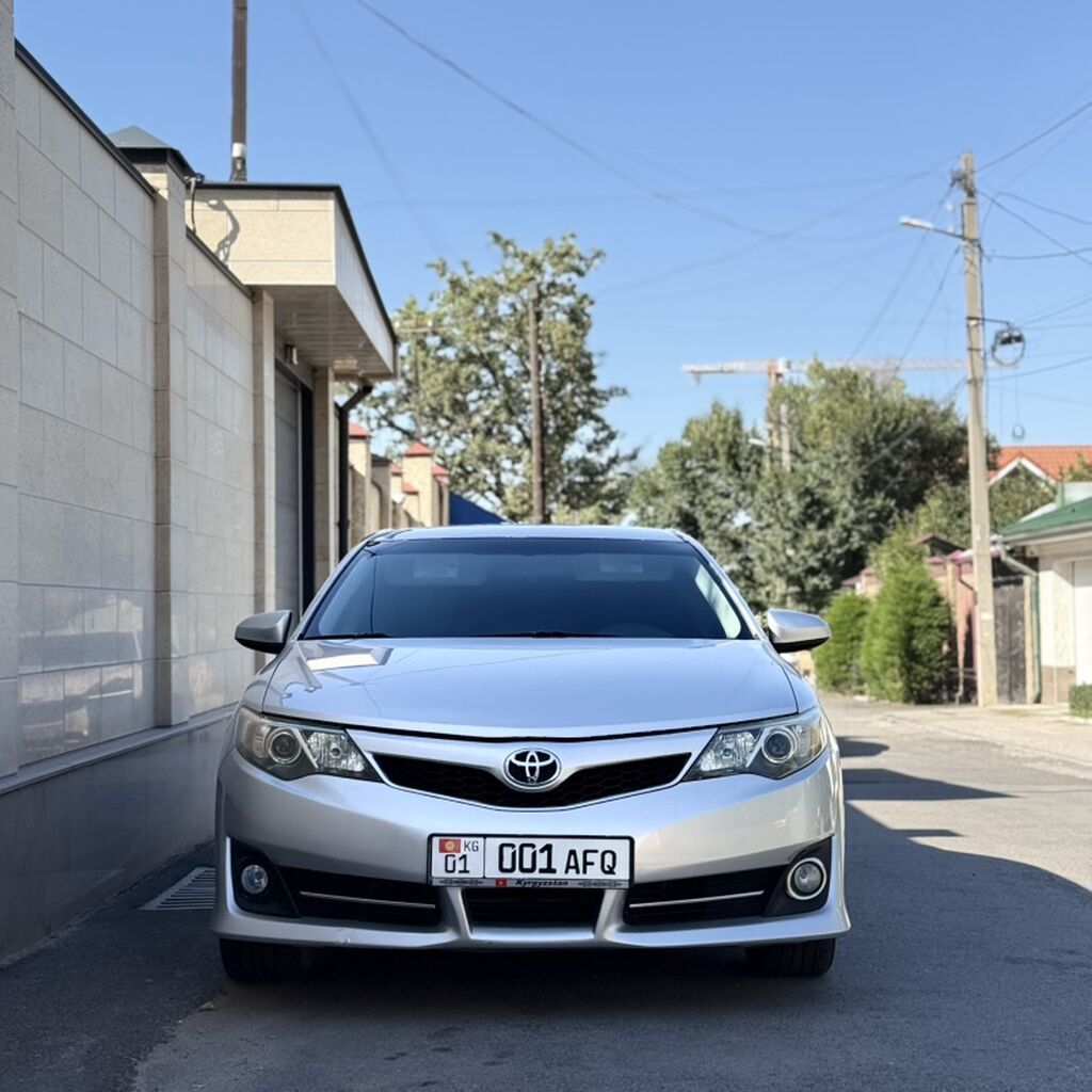 Toyota Camry: 2011 г., 2.5 л, Автомат, Бензин, Седан: фото 2