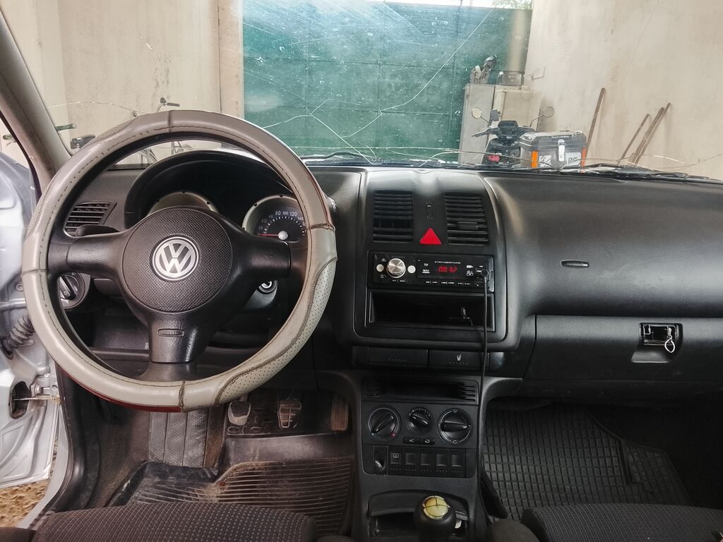 Volkswagen Polo: 2001 г., 1.4 л, Механика, Бензин, Хэтчбэк: фото 2
