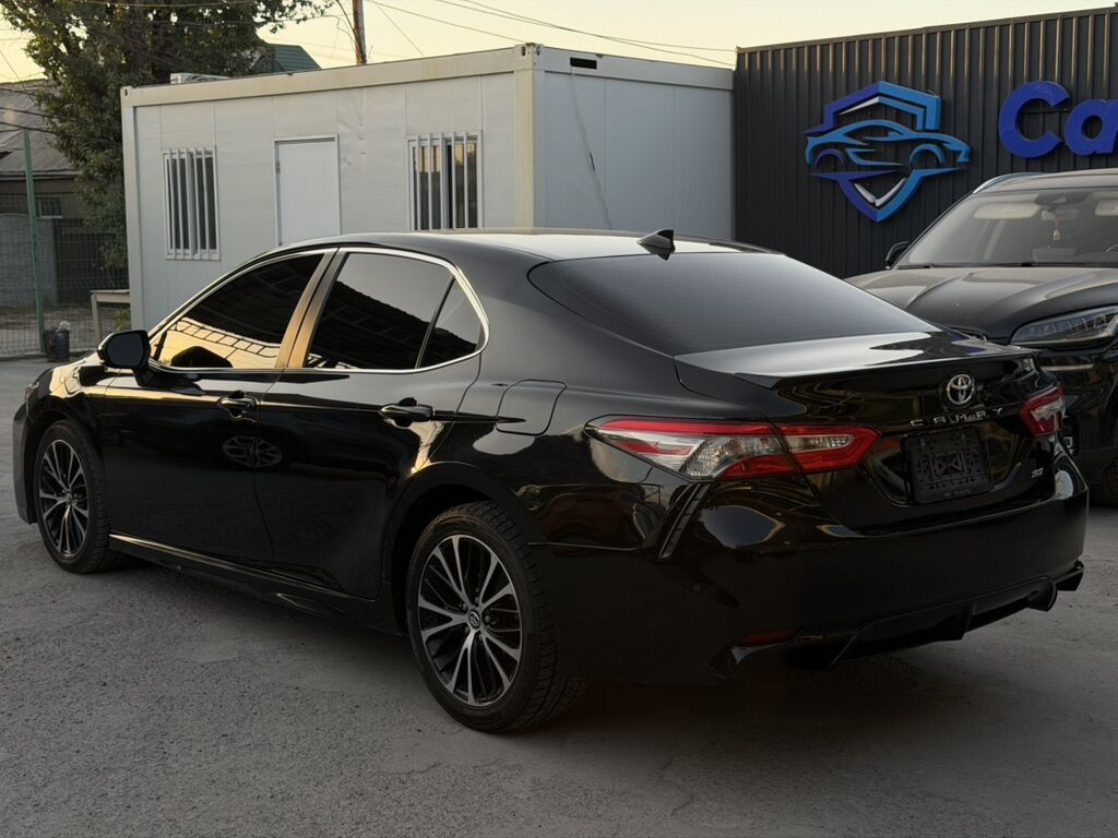 Toyota Camry: 2018 г., 2.5 л, Автомат, Бензин, Седан: фото 3