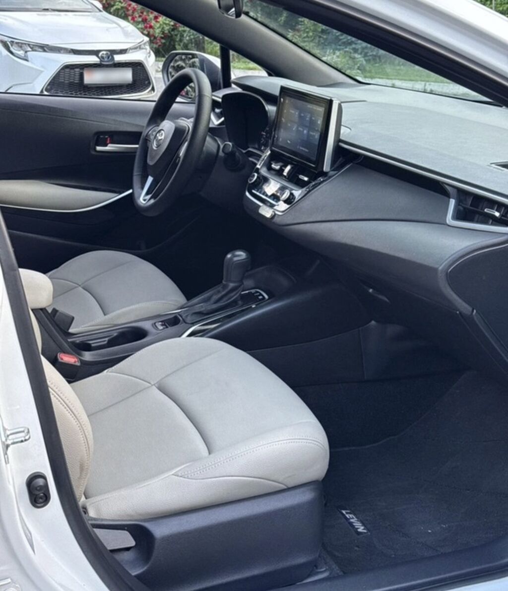 Toyota Corolla: 2021 г., 1.8 л, Вариатор, Гибрид, Седан: фото 6