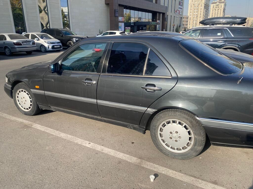 Mercedes-Benz C-Class: 1994 г., 2 л, Автомат, Бензин, Седан: фото 4
