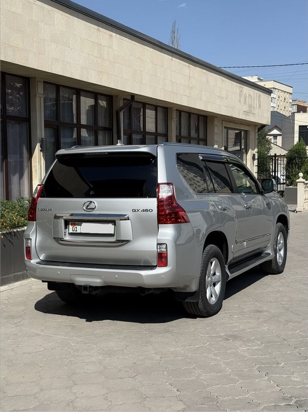 Lexus GX: 2010 г., 4.6 л, Автомат, Бензин, Внедорожник: фото 3
