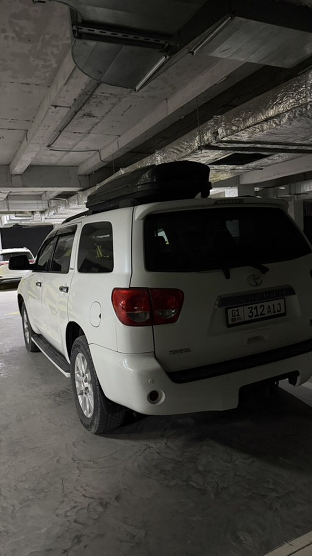 Toyota Sequoia: 2010 г., 5.7 л, Автомат, Газ, Внедорожник: фото 3
