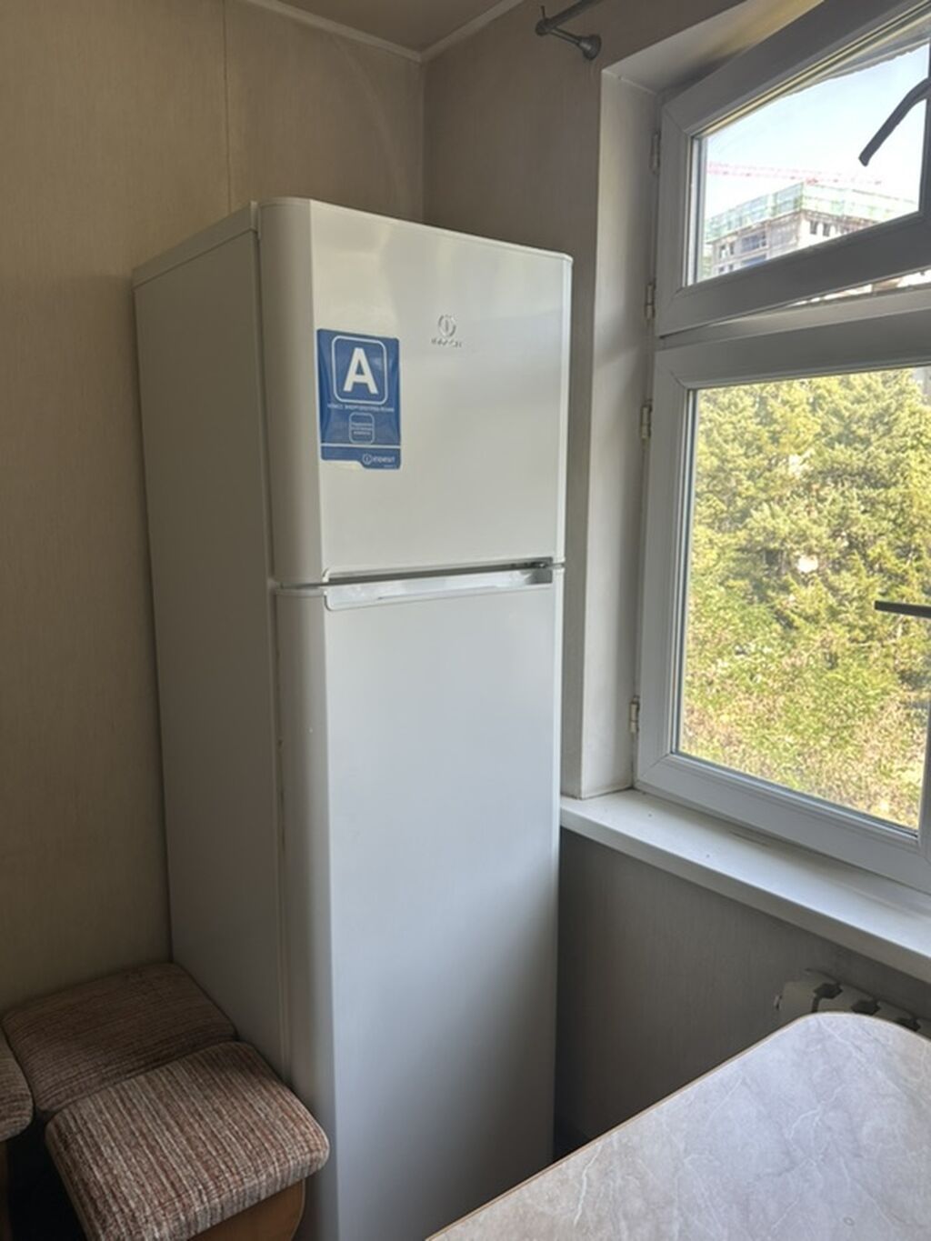Холодильник Indesit, Б/у, Двухкамерный: фото 2
