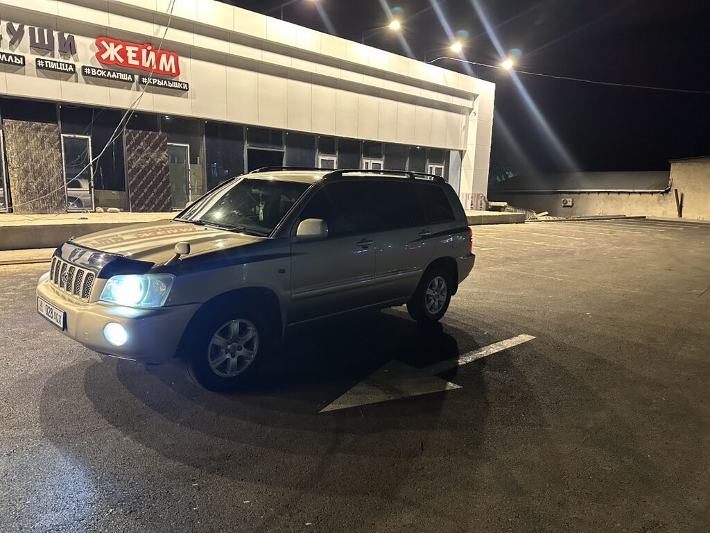 Toyota Kluger: 2003 г., 3 л, Автомат, Бензин, Кроссовер: фото 5