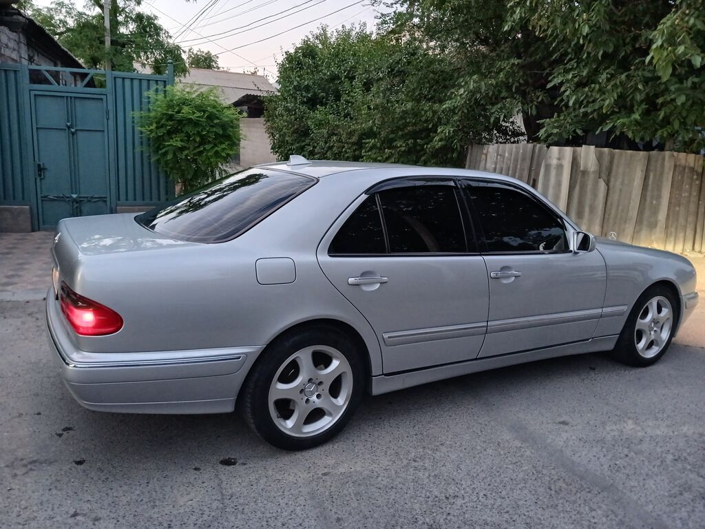 Mercedes-Benz E-Class: 2001 г., Автомат, Бензин, Седан: фото 2