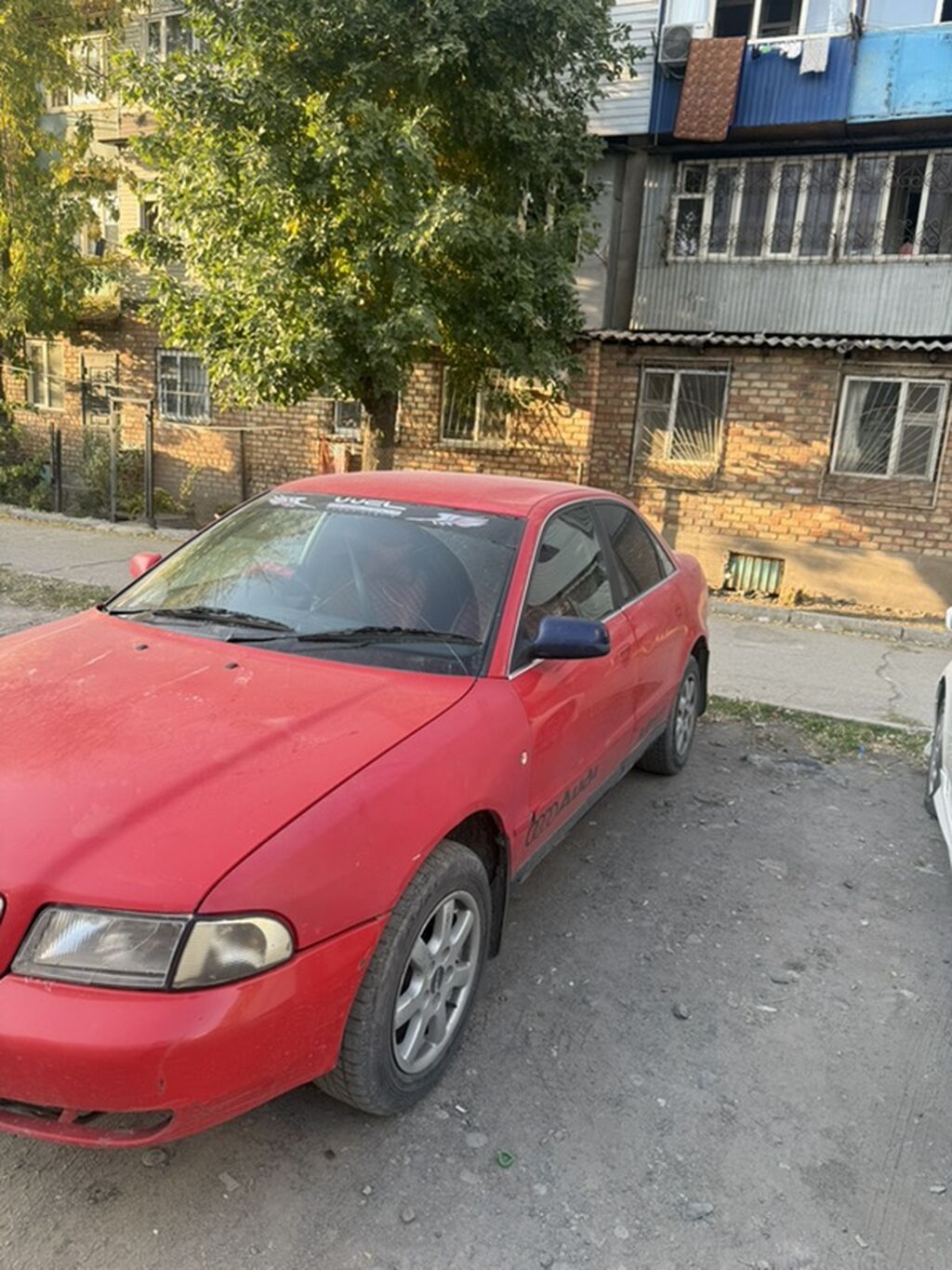 Audi A4: 1998 г., 1.8 л, Автомат, Бензин, Седан: фото 3