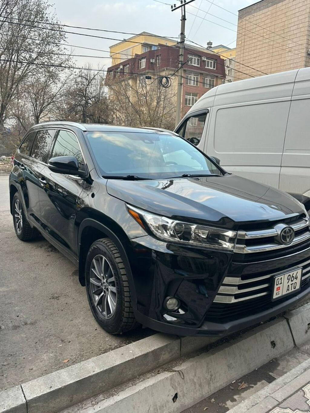 Toyota Highlander: 2018 г., 3.5 л, Автомат, Бензин, Кроссовер — фото 2