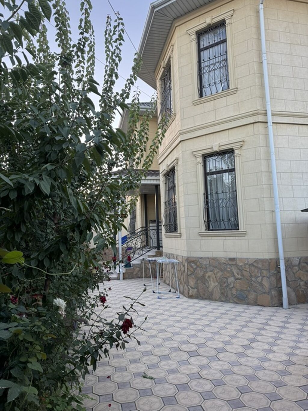 6 комнат и более, 270 м², 5 соток, Бишкек, Арча-Бешик ж/м Собственник: фото 2