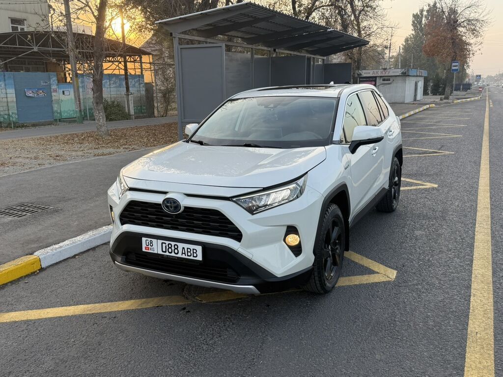 Toyota RAV4: 2020 г., 2.5 л, Вариатор, Гибрид, Кроссовер: фото 1