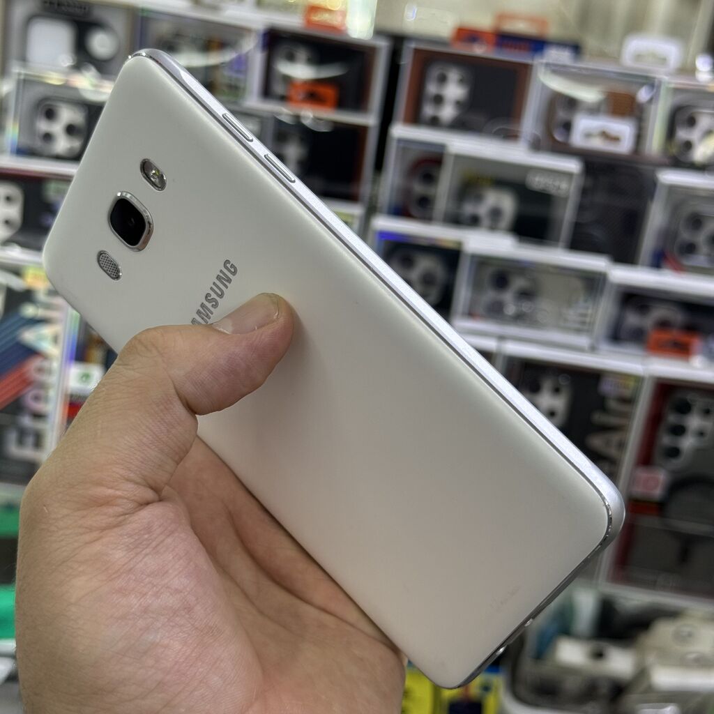 Samsung Galaxy J7 2016, Б/у, 16 ГБ, цвет - Белый, 2 SIM: фото 3