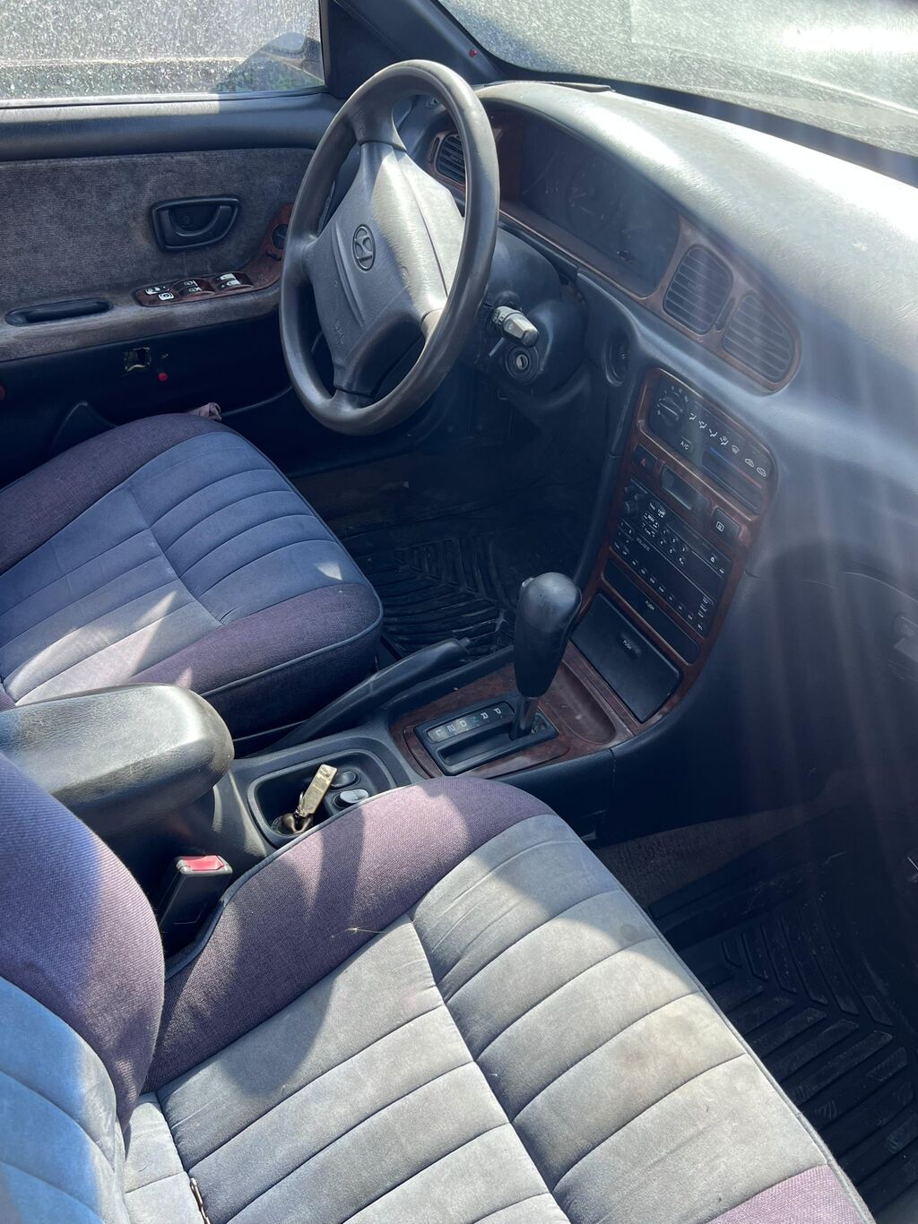 Hyundai Sonata: 1998 г., Автомат, Седан: фото 2