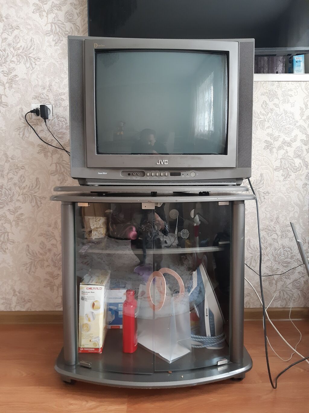 Продаю рабочий телевизор JVC с подставкой.: 3000 KGS Телевизоры ...