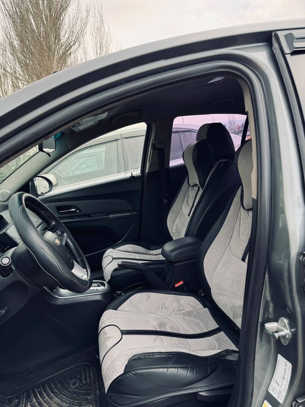 Chevrolet Cruze: 2010 г., 1.8 л, Автомат, Бензин, Седан: фото 5