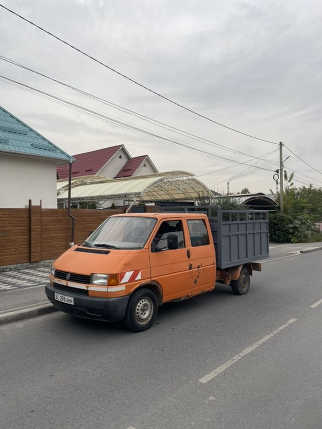 Volkswagen Transporter с грузовой платформой и двухрядной кабиной: фото 2
