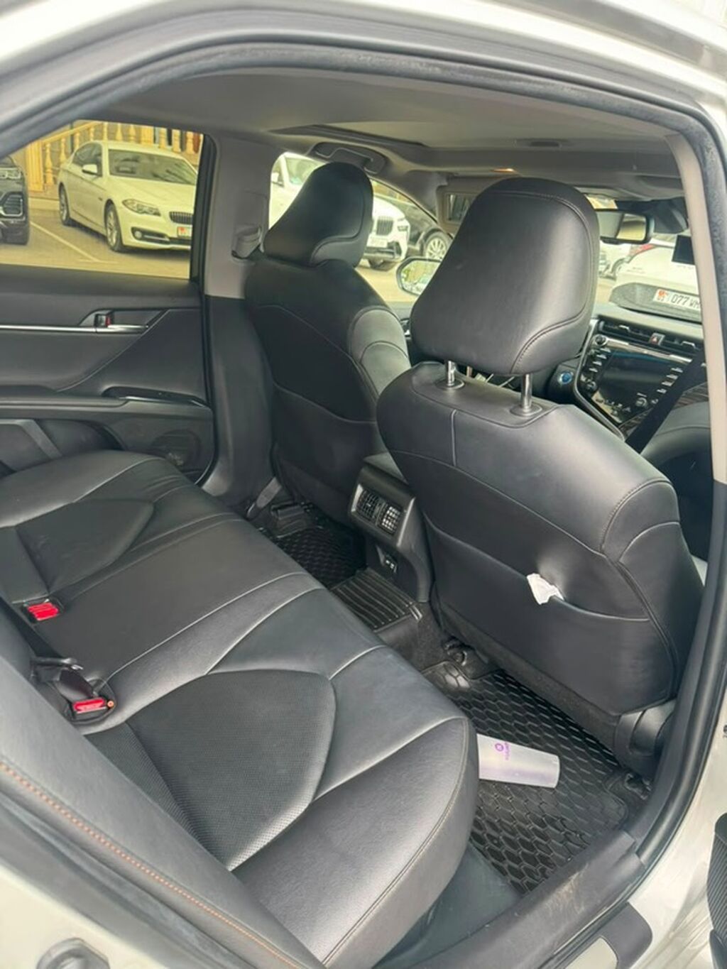 Toyota Camry: 2020 г., 2.5 л, Автомат, Гибрид, Седан: фото 6