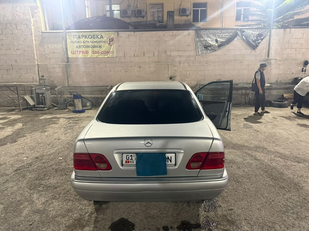 Mercedes-Benz E-Class: 1998 г., 2.3 л, Автомат, Бензин, Седан: фото 6