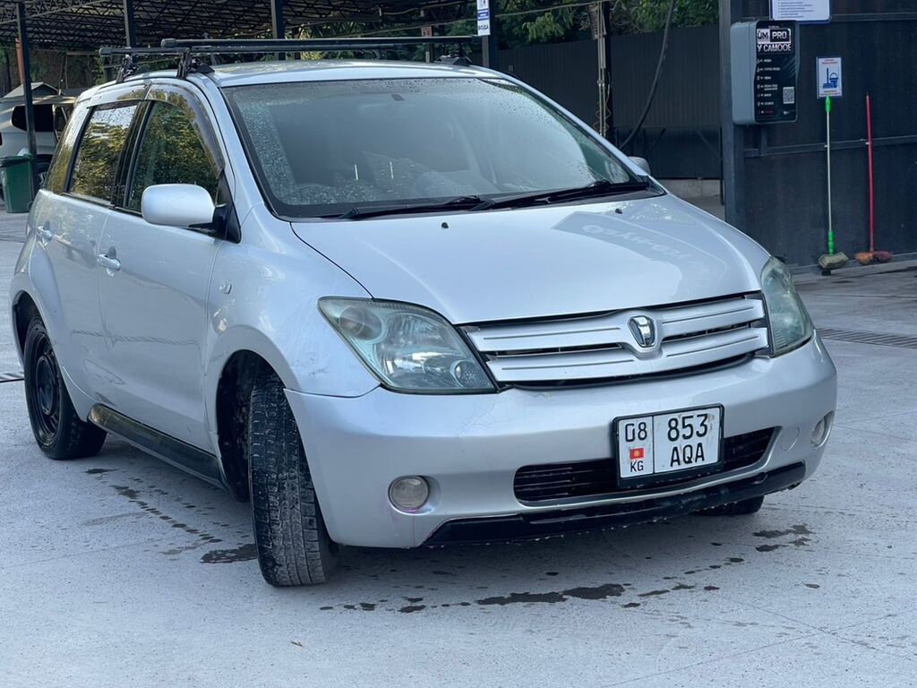 Toyota Ist: 2004 г., 1.3 л, Автомат, Бензин, Хэтчбэк: фото 3