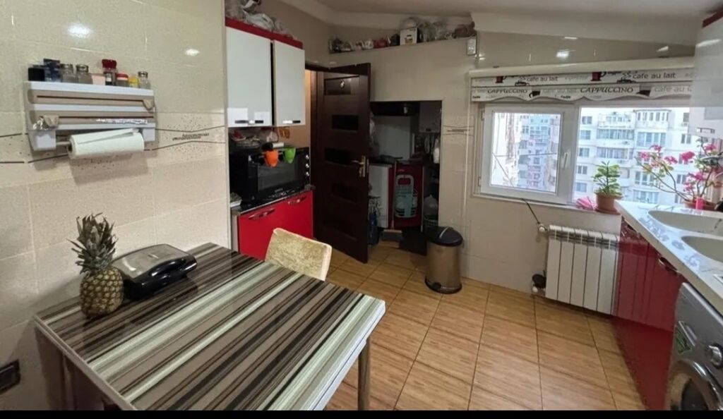 3-cü mikrorayon, 3 otaqlı, Yeni tikili, m. 8 Noyabr, 95 kv. m