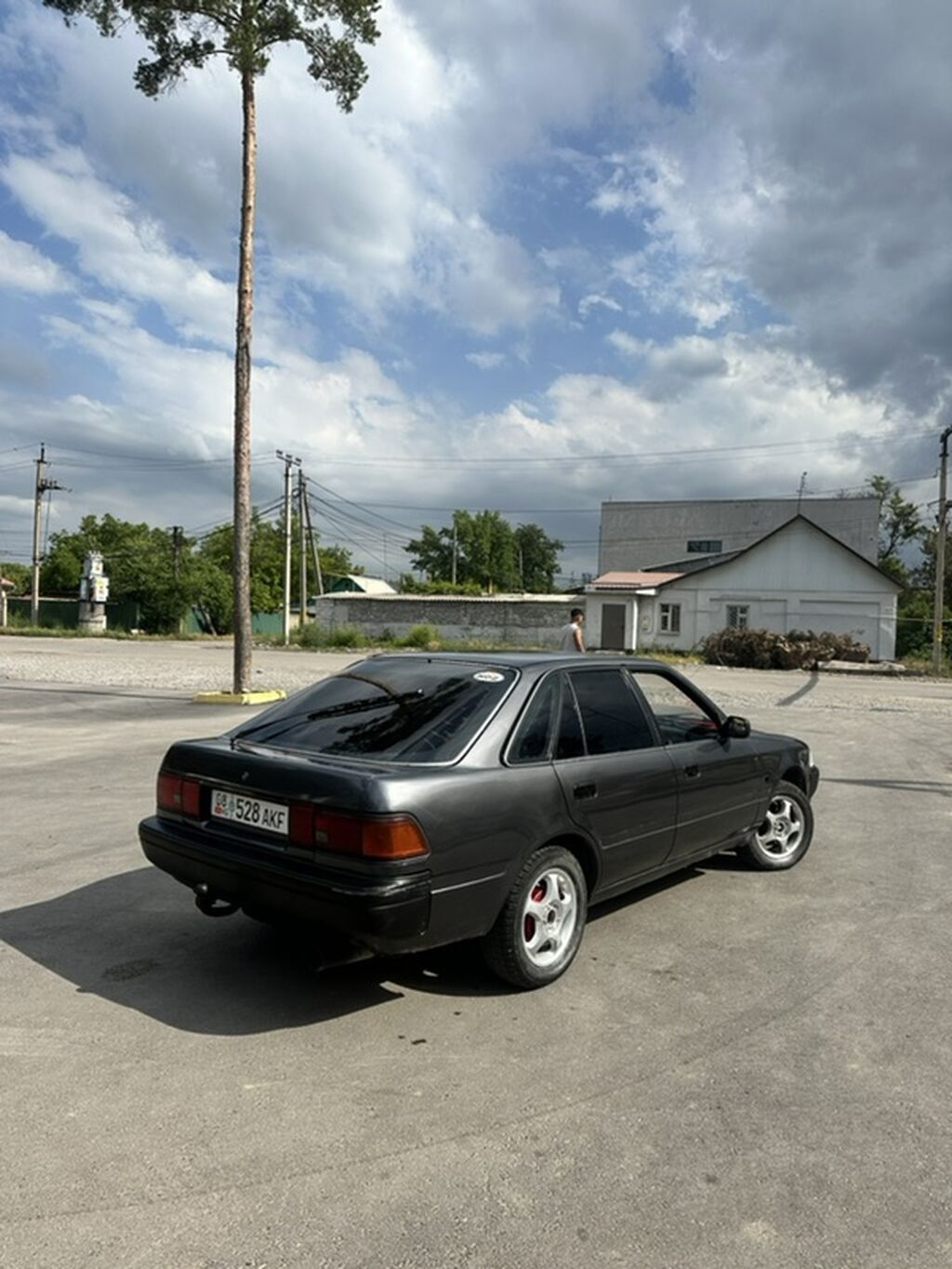 Toyota Carina: 1989 г., 1.6 л, Механика, Бензин, Седан: фото 4