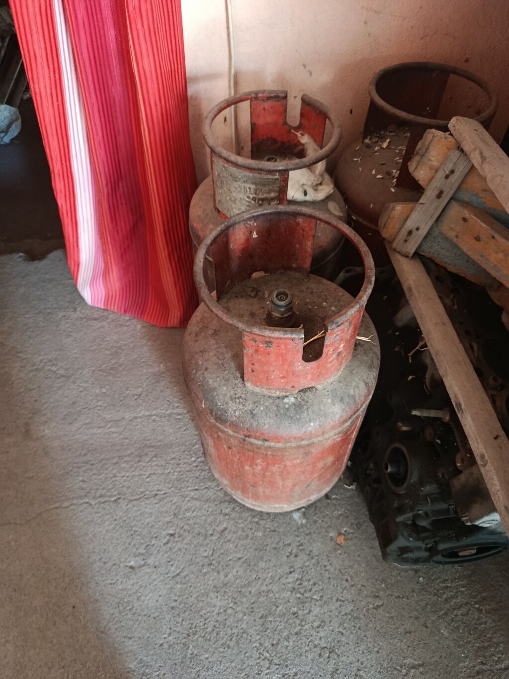 Газовый баллон одна штука три тысячи сом,, одна штука три тысячи: фото 2
