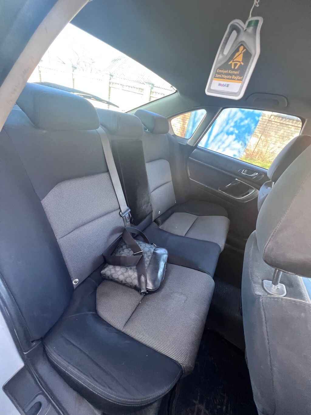 Subaru Legacy: 2003 г., 2 л, Бензин, Седан: фото 3