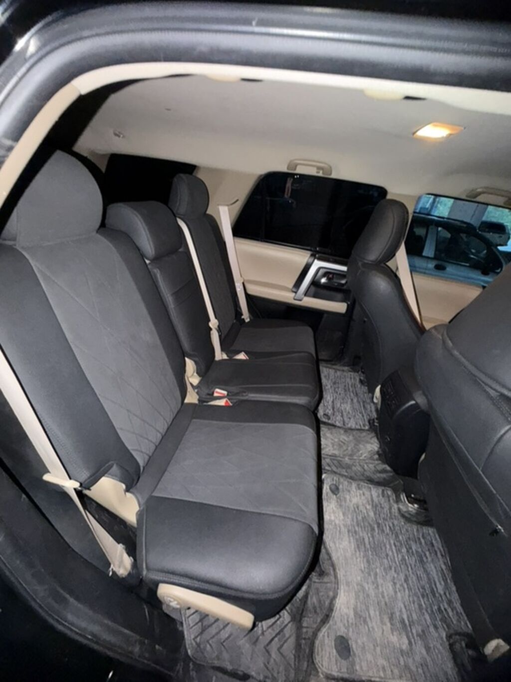 Toyota 4Runner: 2017 г., 4 л, Автомат, Газ, Внедорожник: фото 4