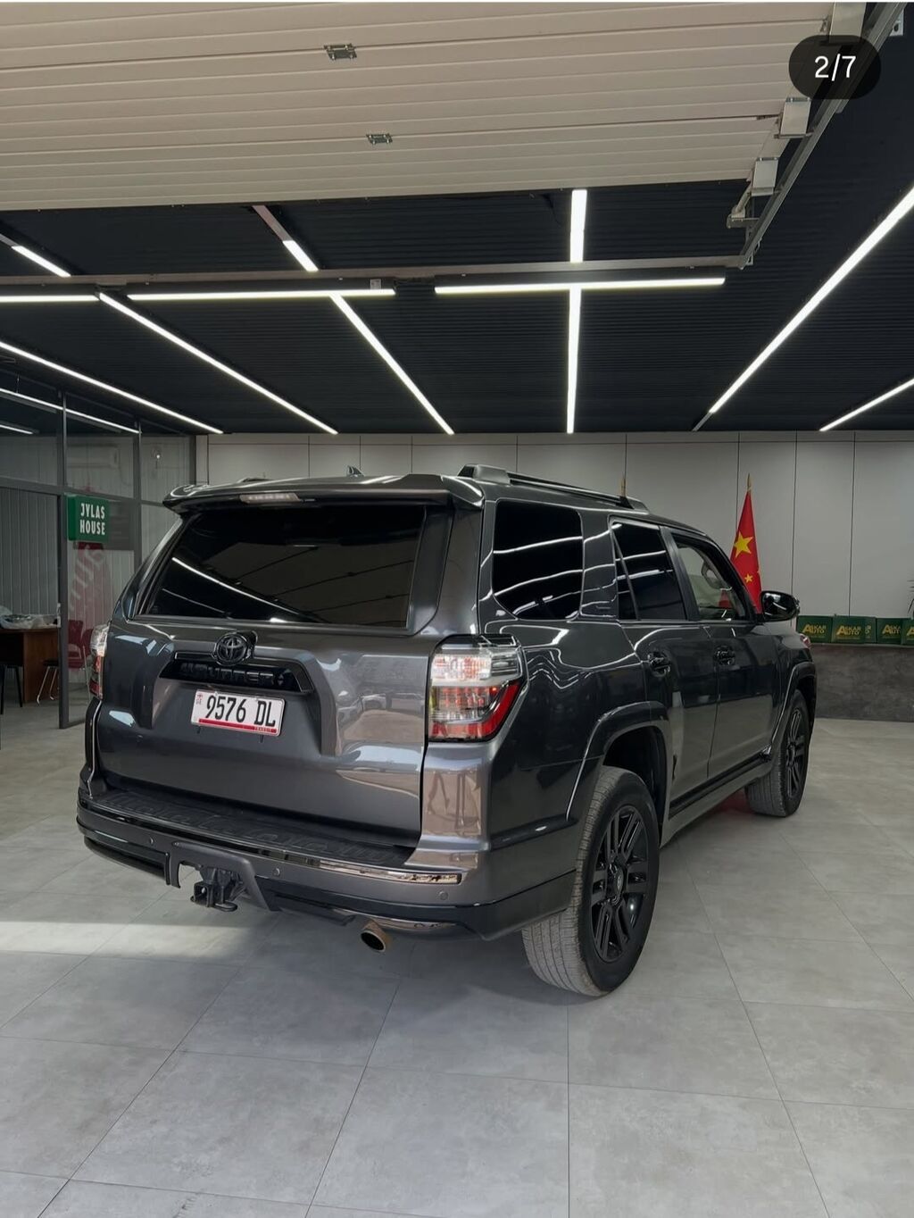 Toyota 4Runner: 2020 г., 4 л, Автомат, Бензин: фото 3